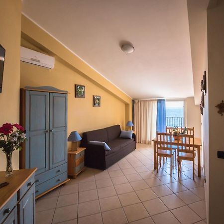 B&B La Sirena Santa Teresa Di Riva Εξωτερικό φωτογραφία