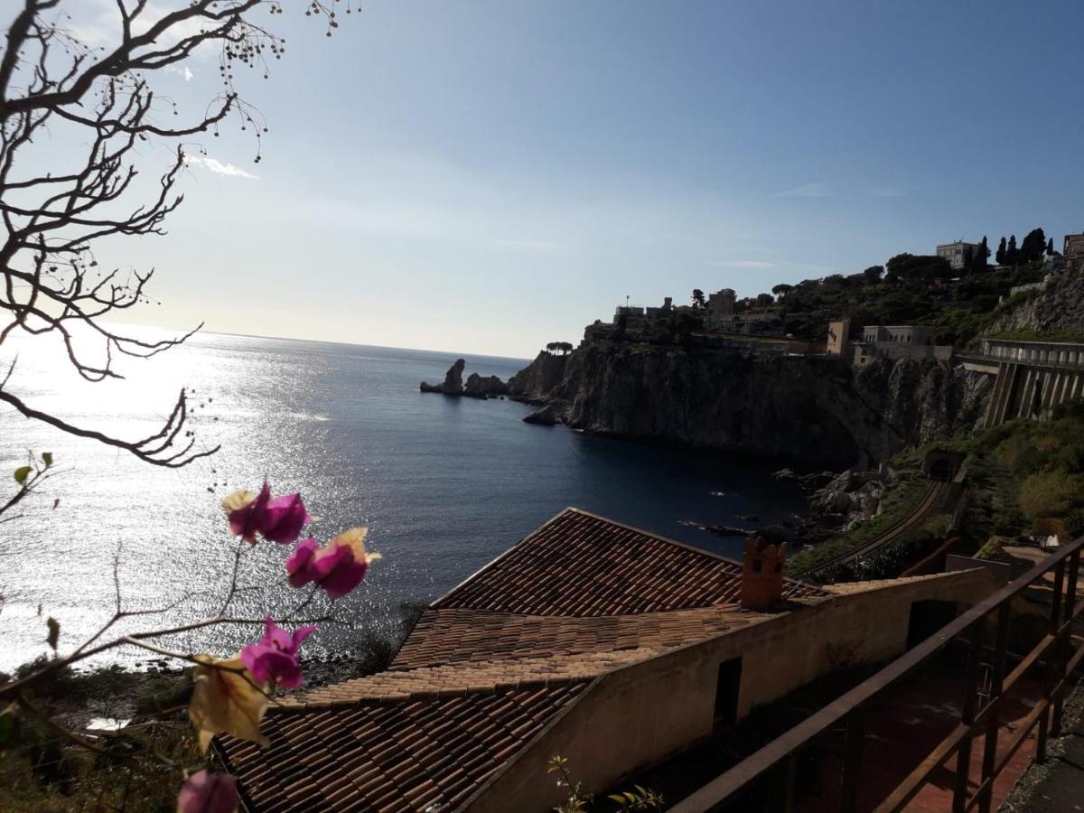 B&B La Sirena Santa Teresa Di Riva Εξωτερικό φωτογραφία