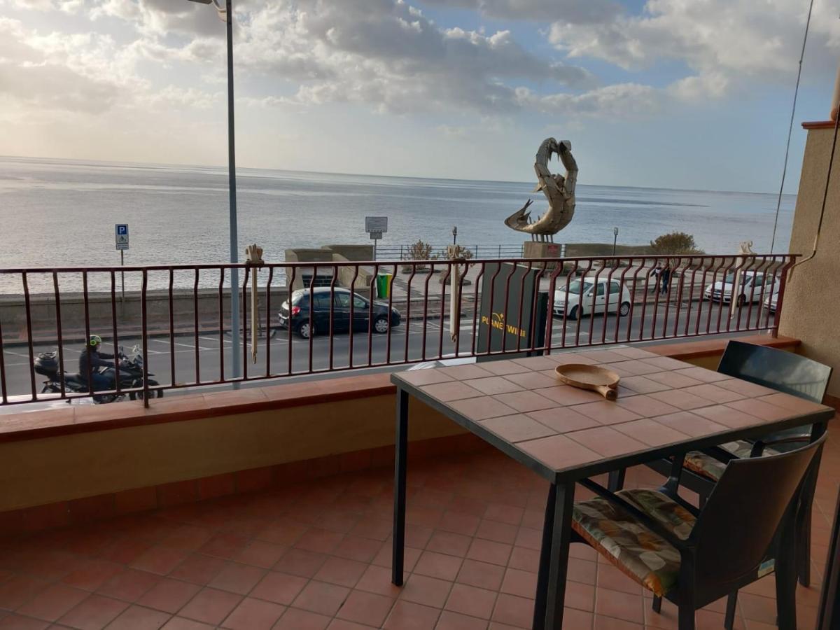 B&B La Sirena Santa Teresa Di Riva Εξωτερικό φωτογραφία