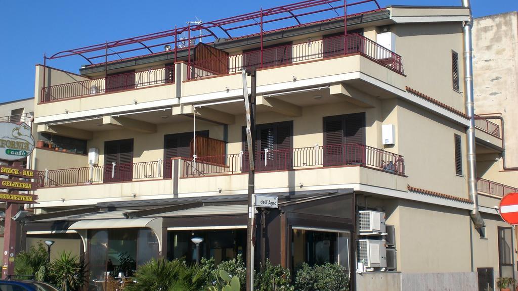 B&B La Sirena Santa Teresa Di Riva Εξωτερικό φωτογραφία