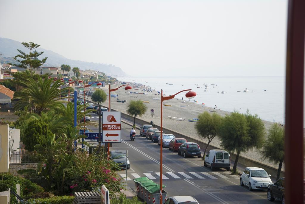 B&B La Sirena Santa Teresa Di Riva Εξωτερικό φωτογραφία