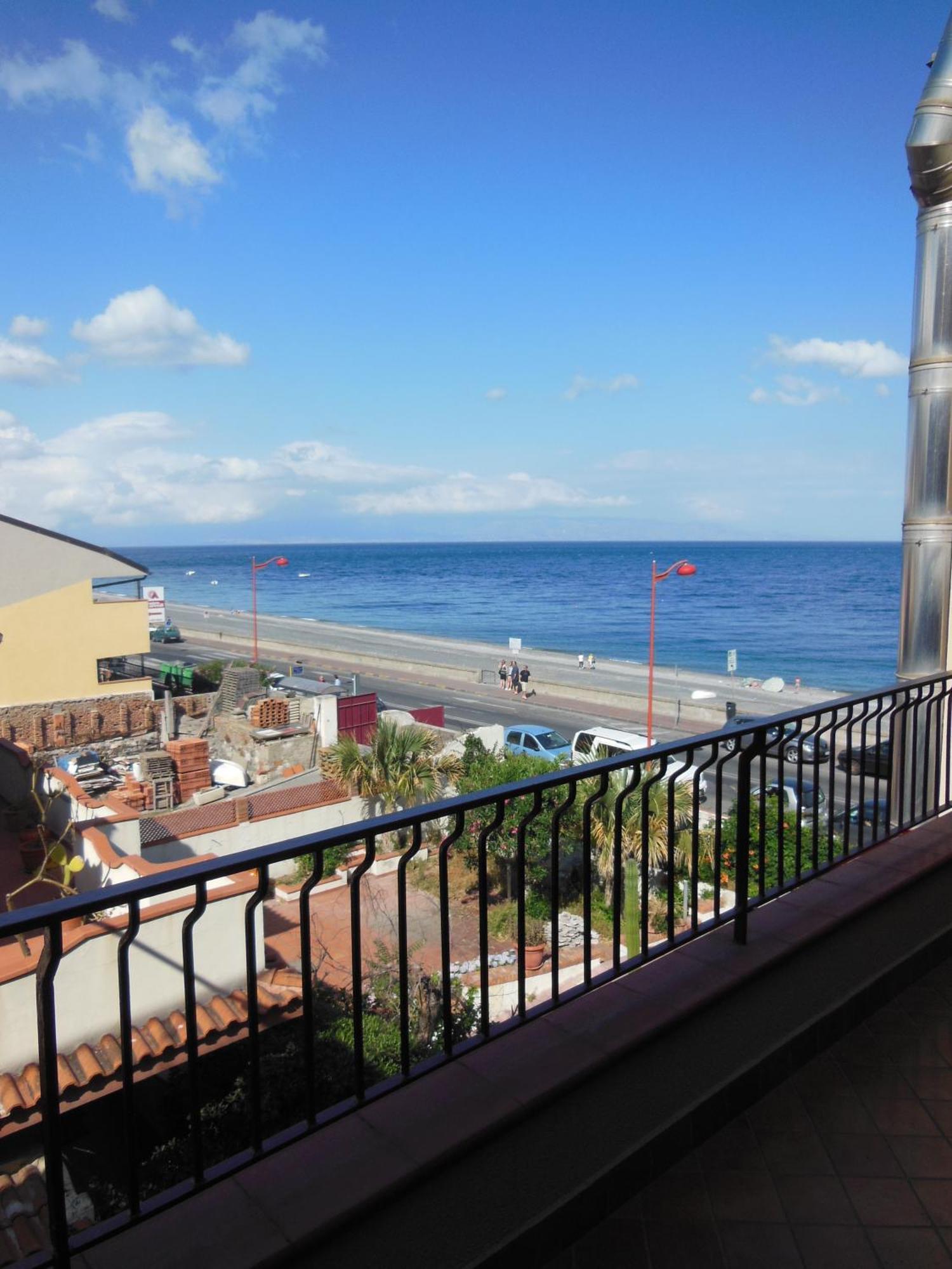 B&B La Sirena Santa Teresa Di Riva Εξωτερικό φωτογραφία