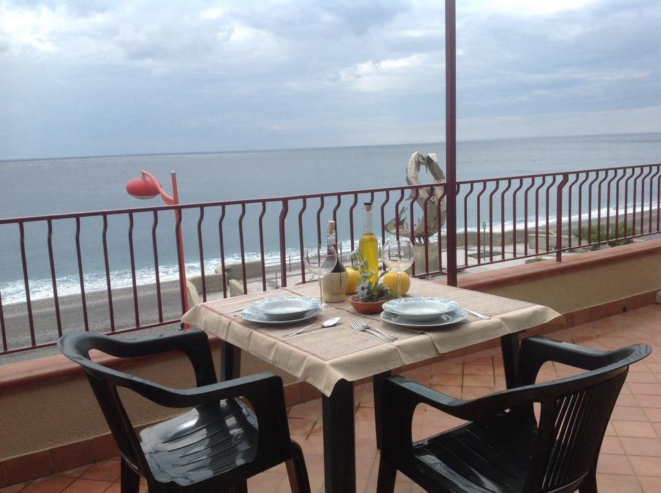B&B La Sirena Santa Teresa Di Riva Εξωτερικό φωτογραφία