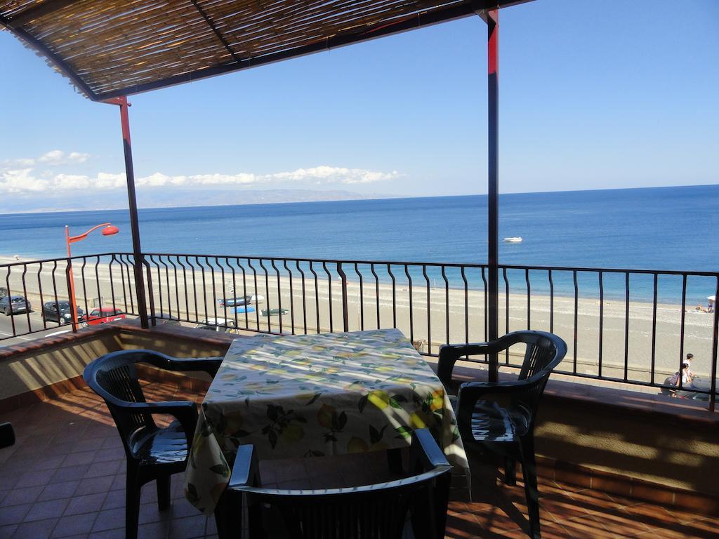 B&B La Sirena Santa Teresa Di Riva Εξωτερικό φωτογραφία