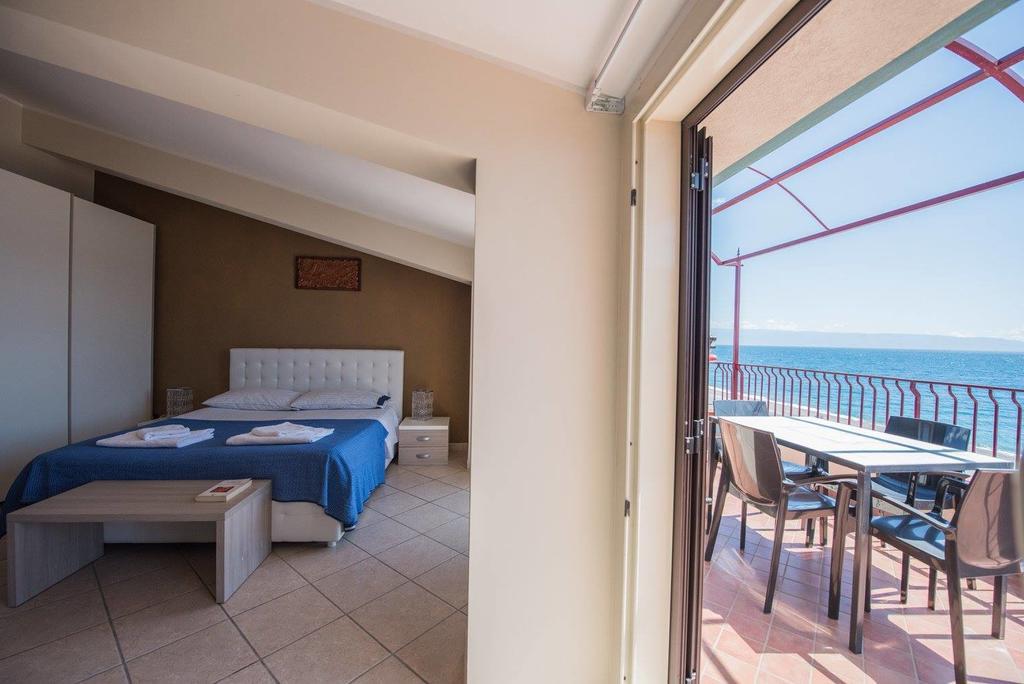 B&B La Sirena Santa Teresa Di Riva Εξωτερικό φωτογραφία