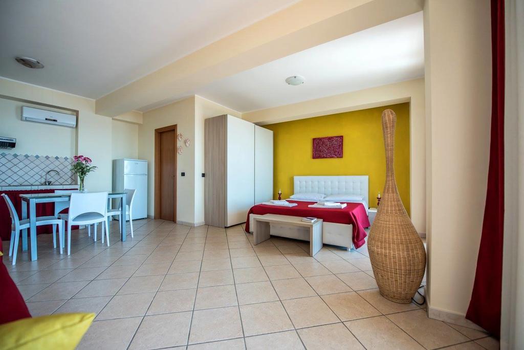 B&B La Sirena Santa Teresa Di Riva Εξωτερικό φωτογραφία