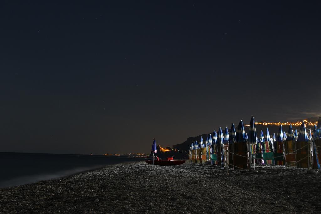 B&B La Sirena Santa Teresa Di Riva Εξωτερικό φωτογραφία