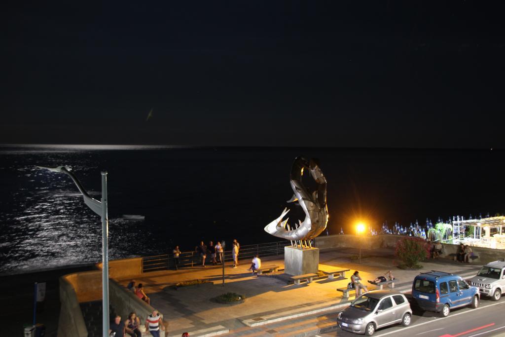 B&B La Sirena Santa Teresa Di Riva Εξωτερικό φωτογραφία