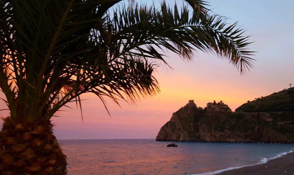 B&B La Sirena Santa Teresa Di Riva Εξωτερικό φωτογραφία