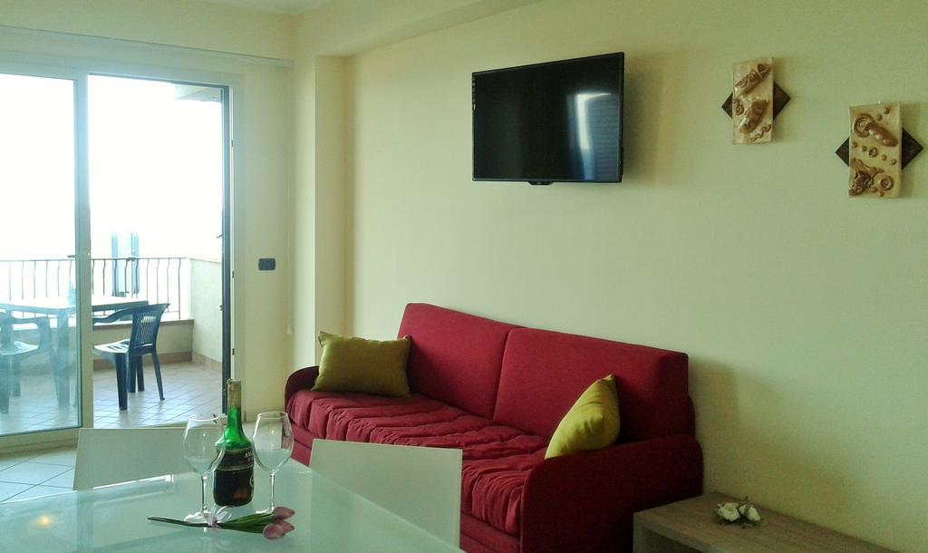 B&B La Sirena Santa Teresa Di Riva Εξωτερικό φωτογραφία